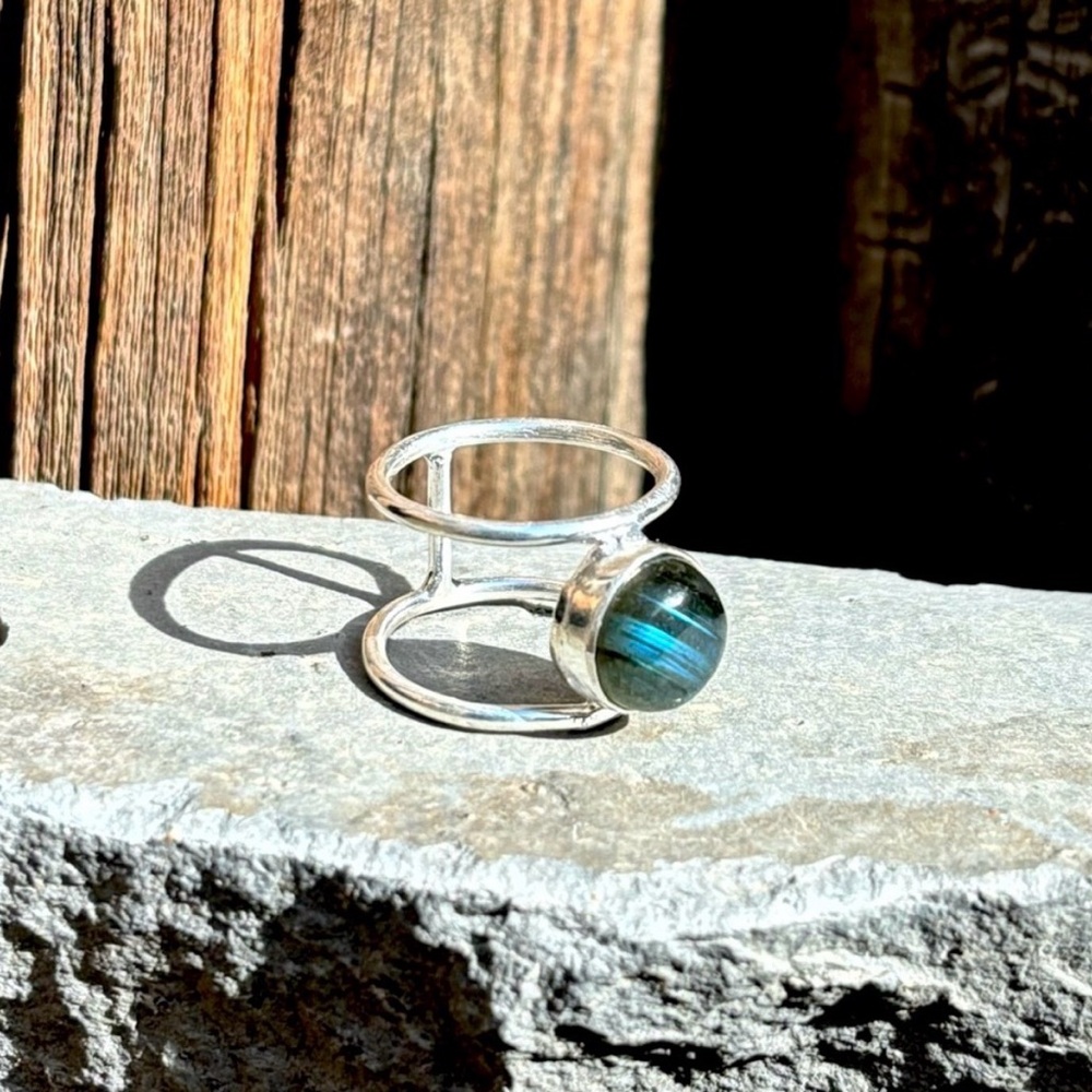 Labradorite Ring - Picture 15 of 15